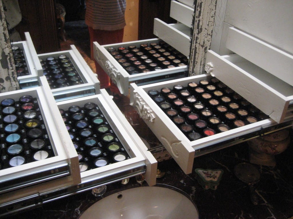 IMG_3280 Secret compartments for Makeup